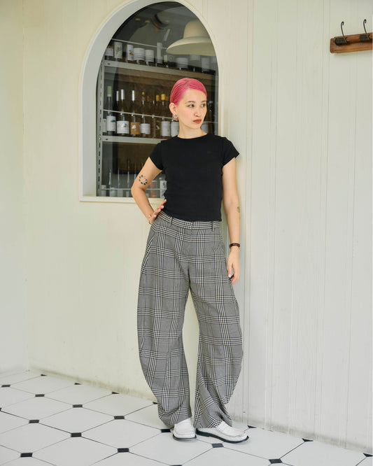 eyelet mom tee